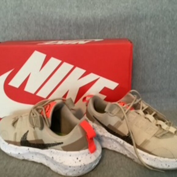 NIKE SNEAKERS - Picture 2 of 3